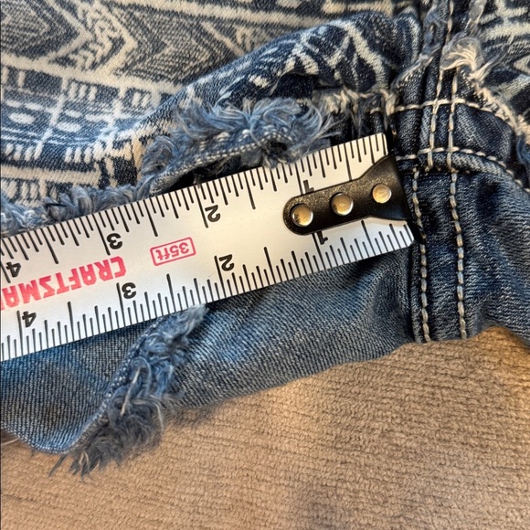 Signature Blue Jean Shorts with Aztec print - Picture 5 of 11